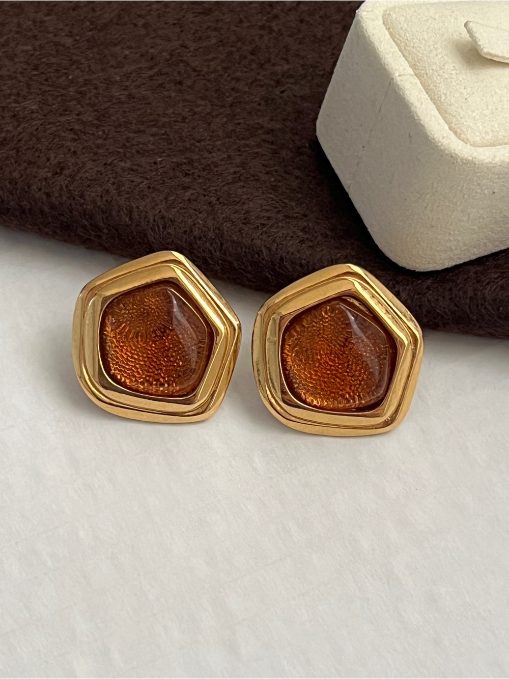 Vintage Avon gold tone amber stud earrings